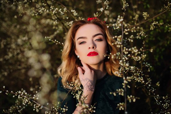 How Can You Style a Trench Dress for a Sophisticated Summer Office Outfit?